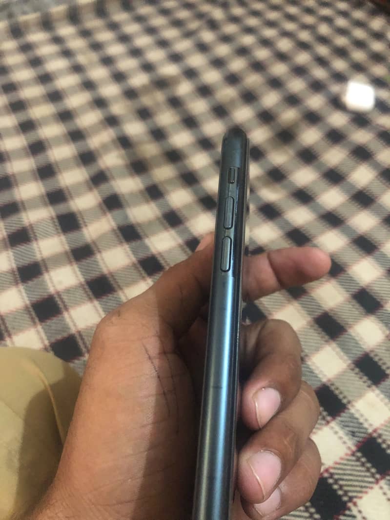 iPhone 11 Pro 7
