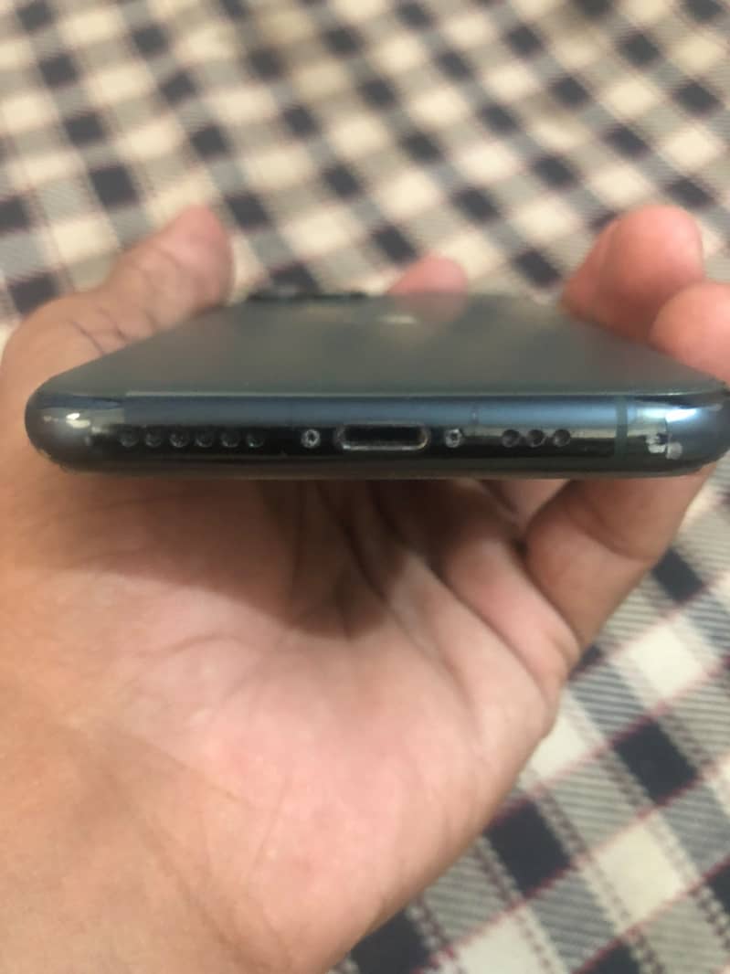 iPhone 11 Pro 9