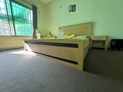 King size bed for sale