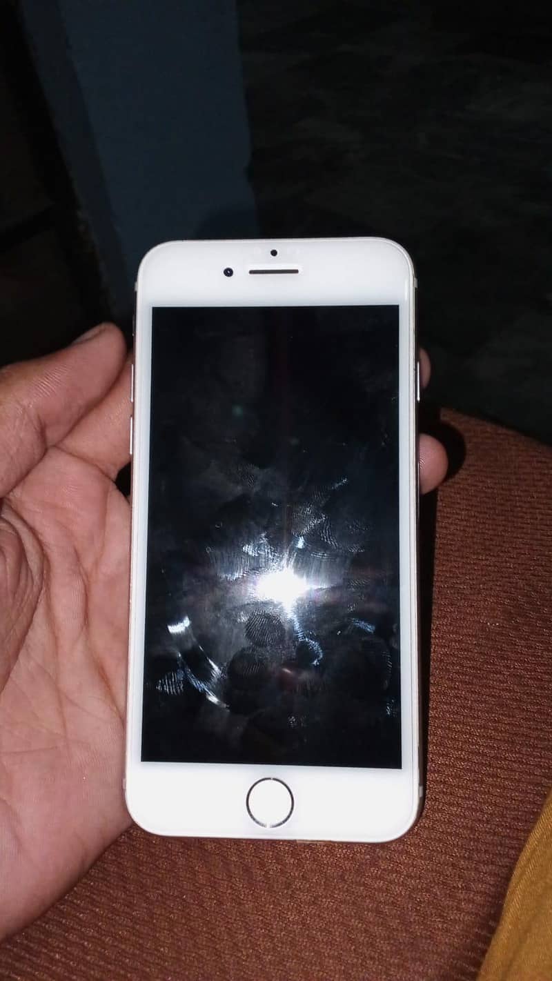 Apple iPhone 7 2