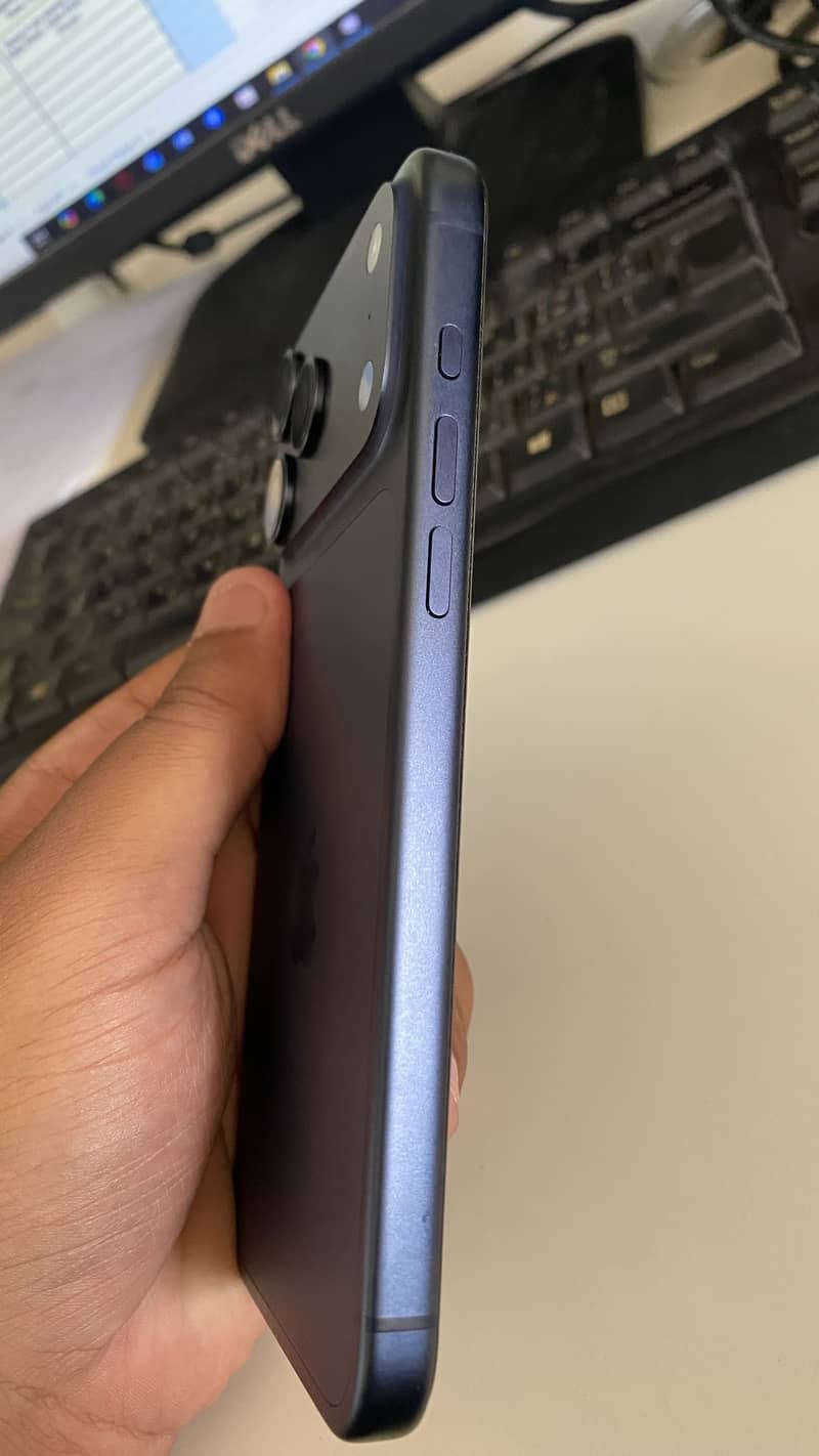 Apple iPhone 17 Pro Max 3