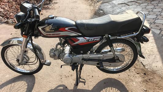 CD 70 24/25 VIP bike Multan 6 nbr Lene wale cal kren