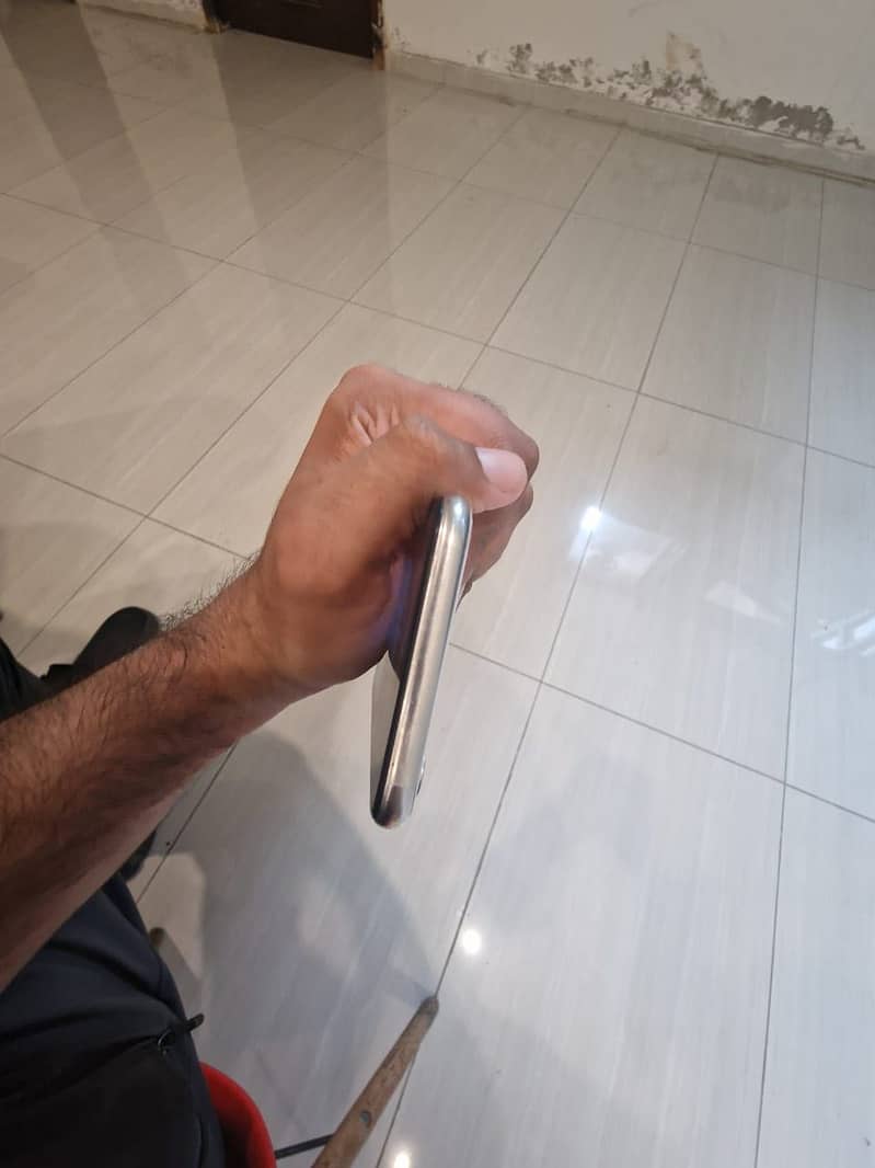 Apple iPhone X 15