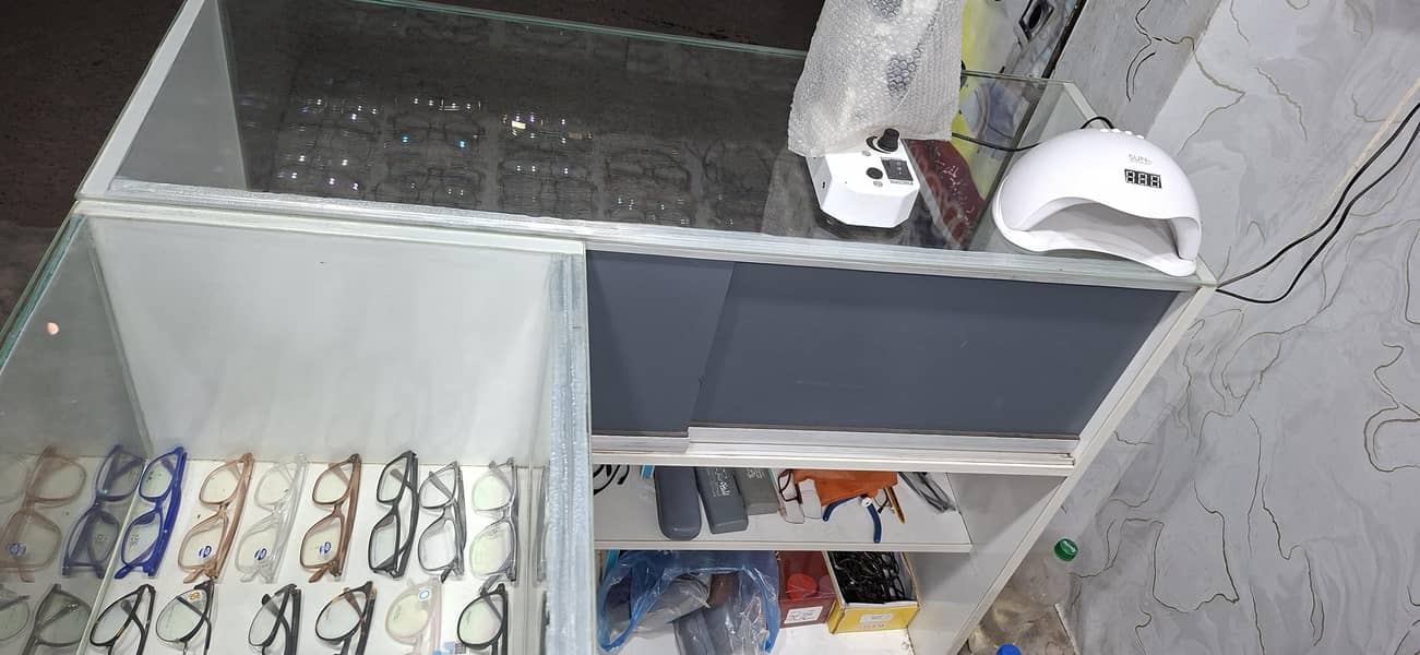 display counter showcase 5
