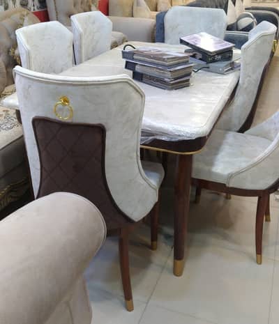 BRAND NEW DINING TABLE URGENT FOR SALE