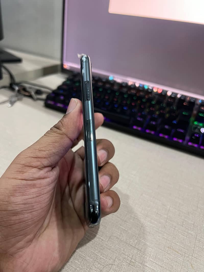 Apple iPhone 11 Pro 3