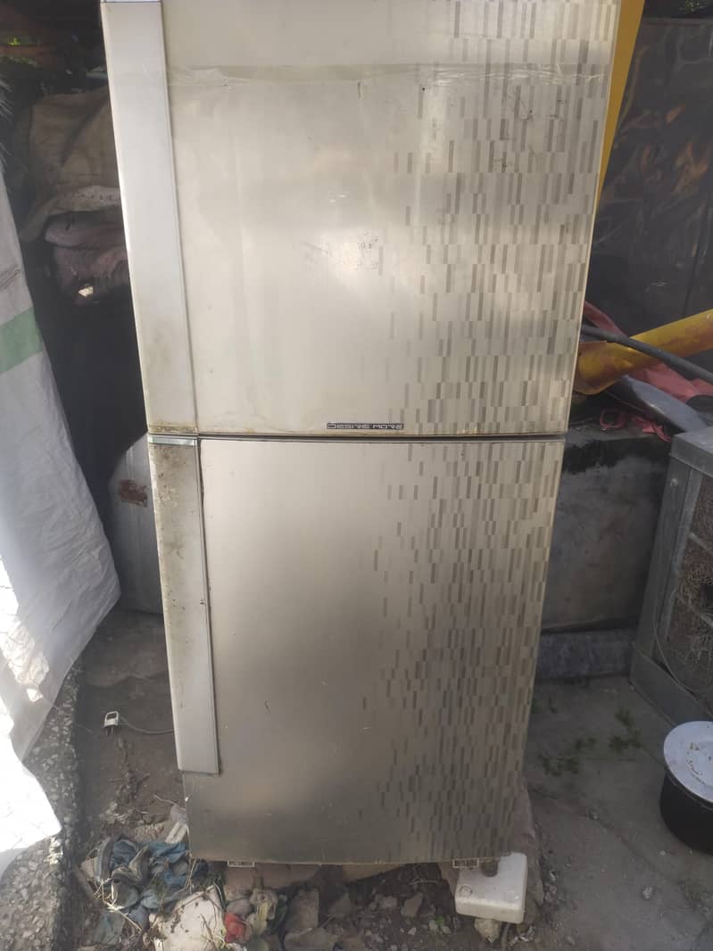 pel Refrigerator 0