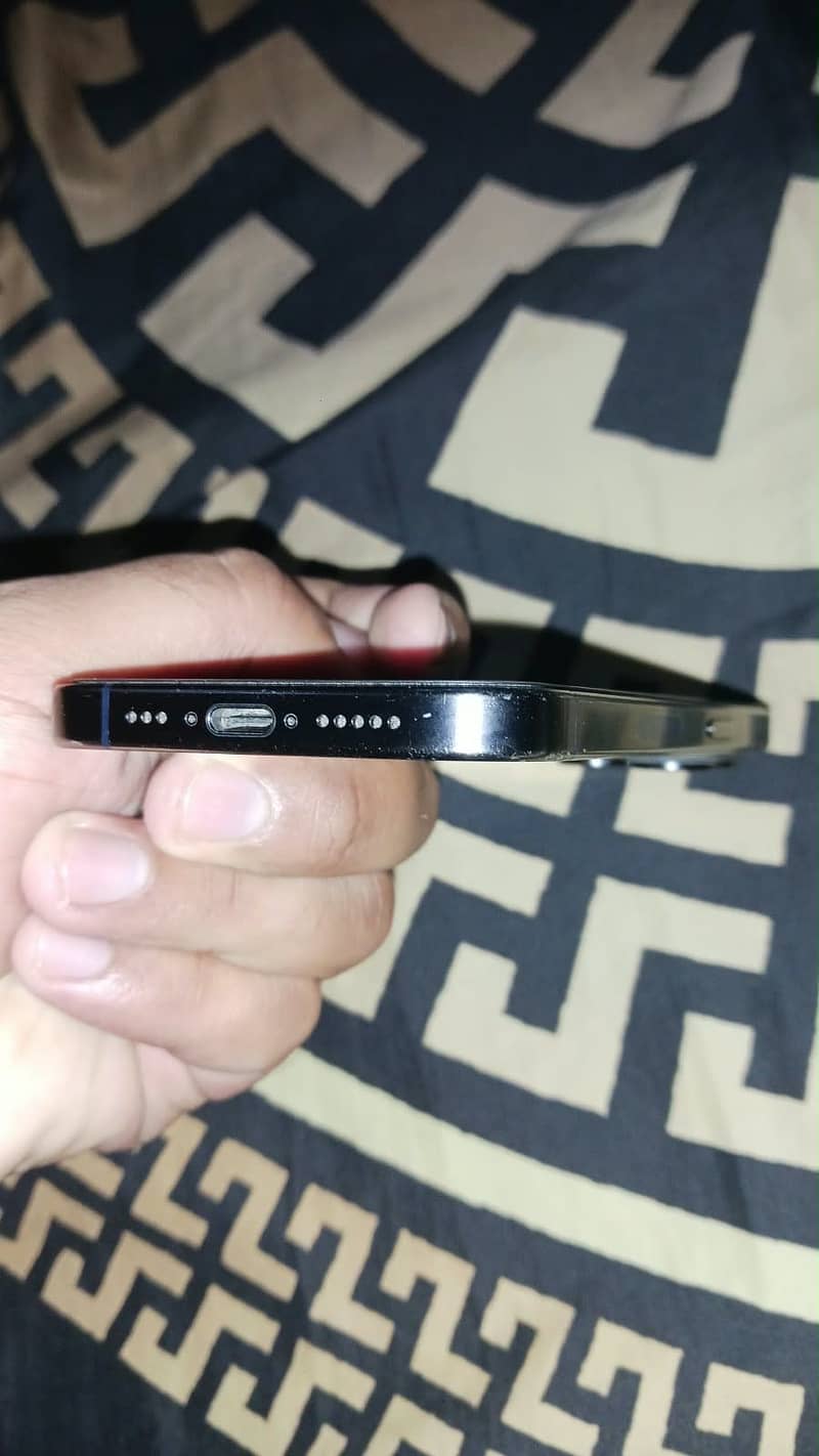 Apple iPhone 15 Pro 2