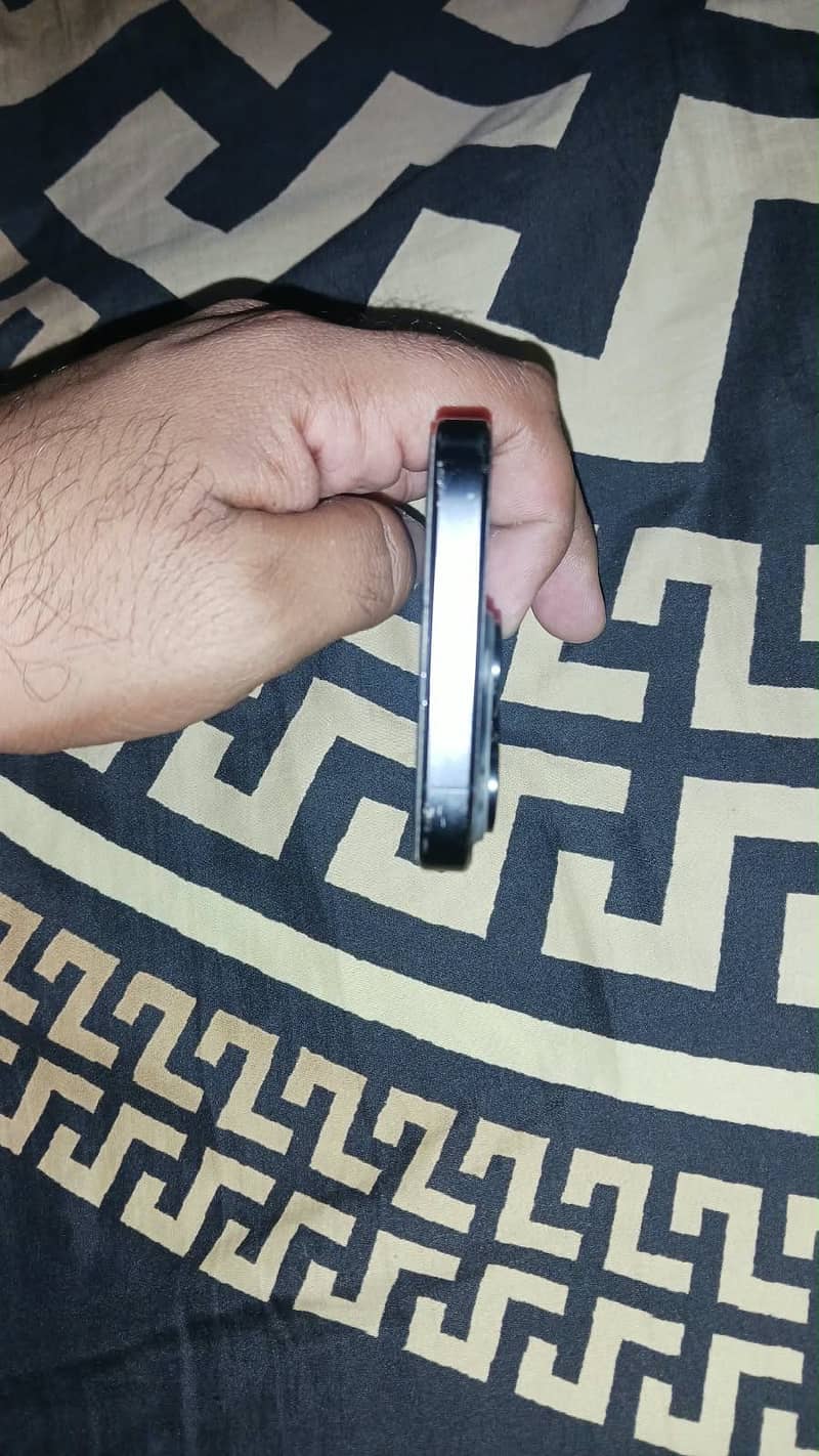 Apple iPhone 15 Pro 4