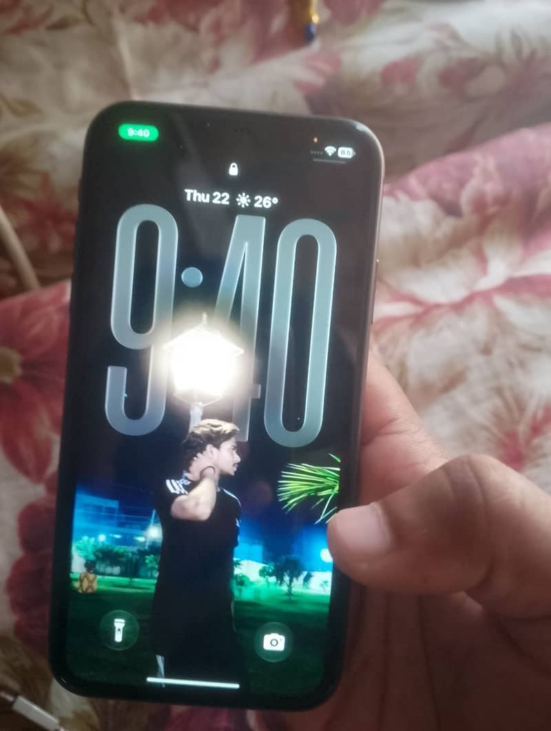 Apple iPhone 11 4