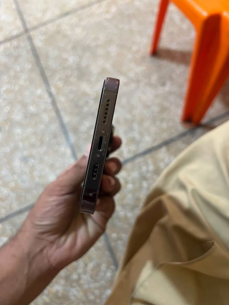 Apple iPhone 14 Pro Max 1