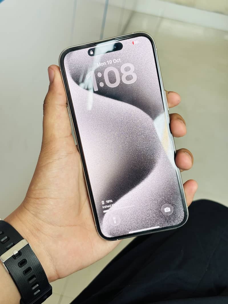 Apple iPhone 15 Pro Max 1