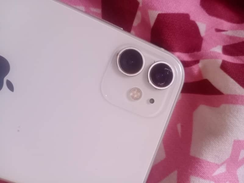 Apple iPhone 11 3