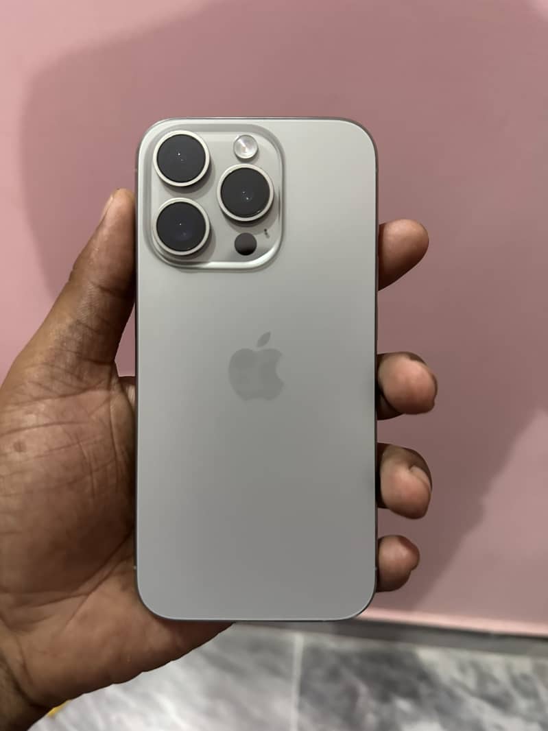 Apple iPhone 15 Pro 3