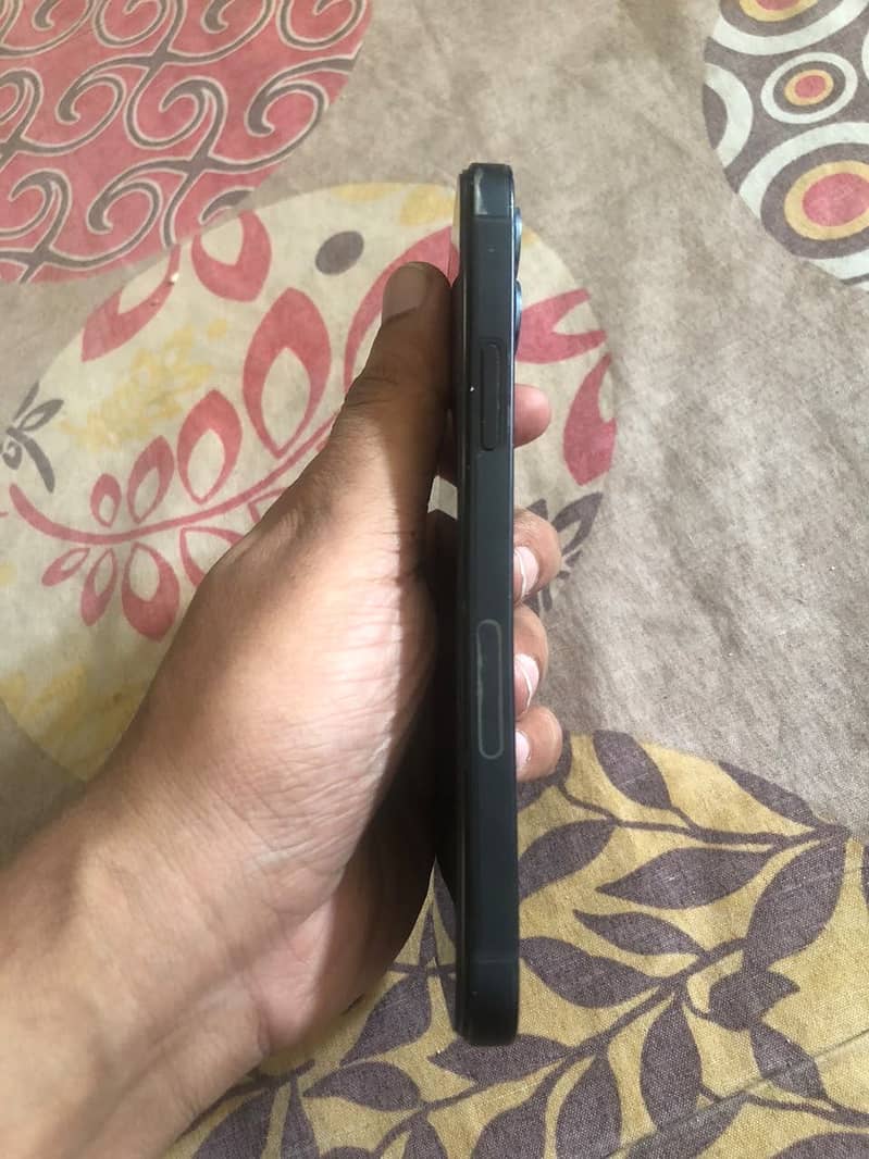 Apple iPhone 12 3