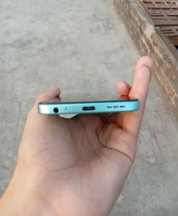 Tecno spark go 2 0