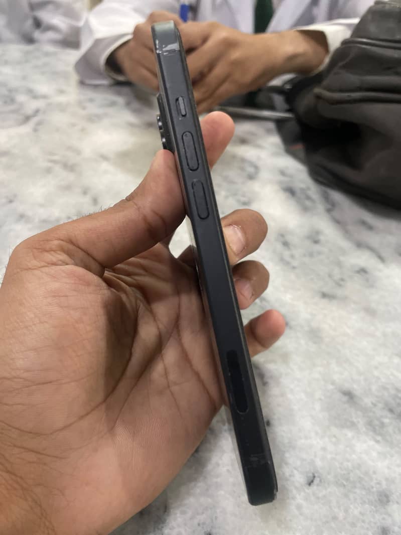 Apple iPhone 15 2