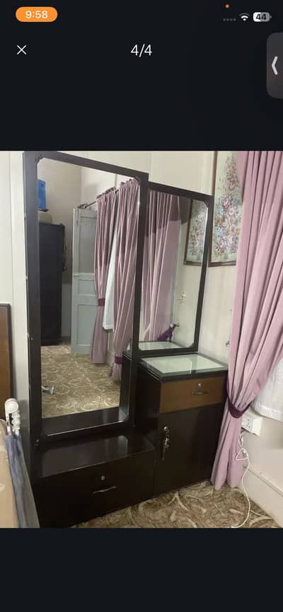 Dressing table