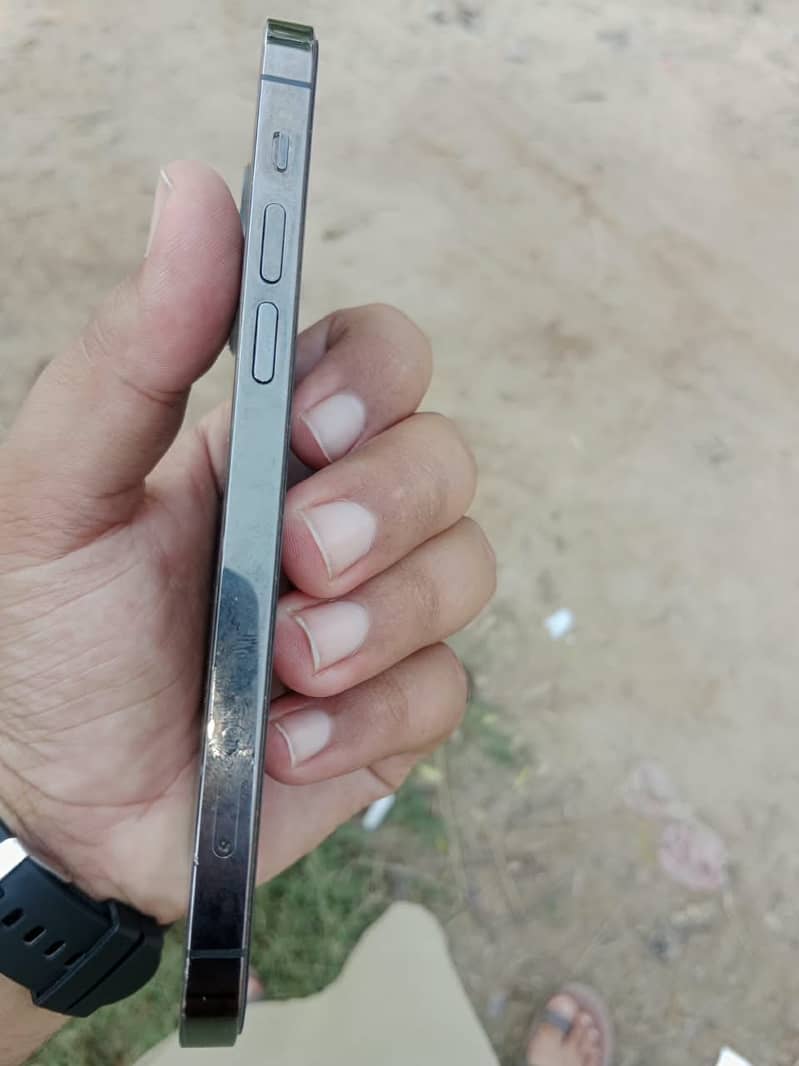 Apple iPhone 12 Pro 2
