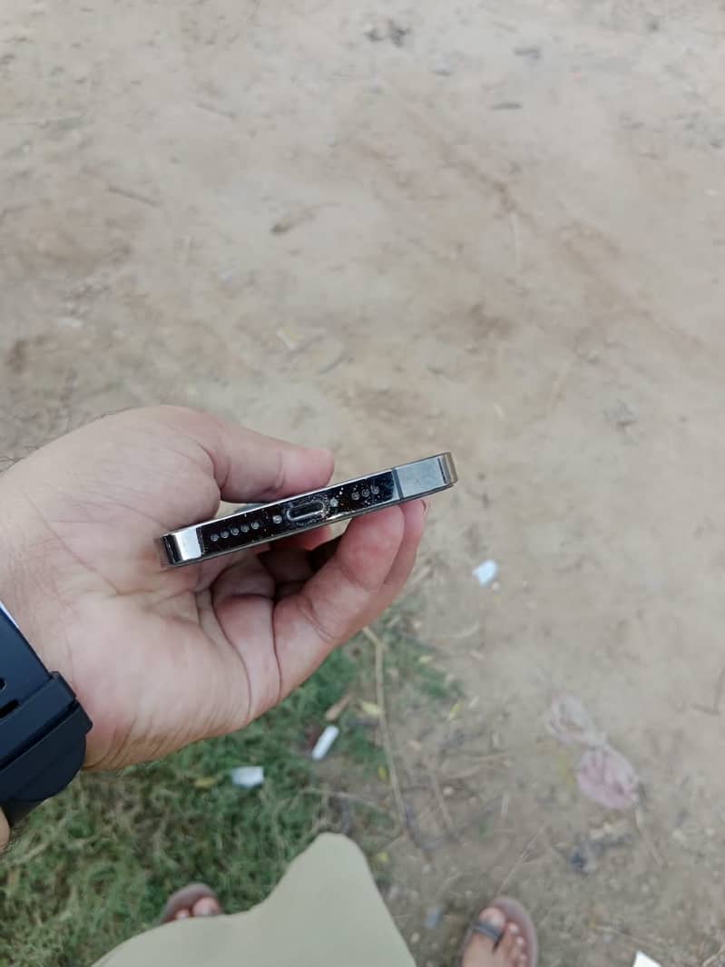Apple iPhone 12 Pro 3