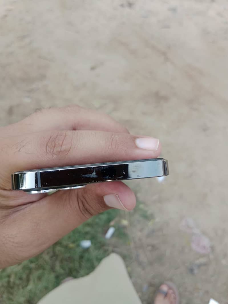 Apple iPhone 12 Pro 4