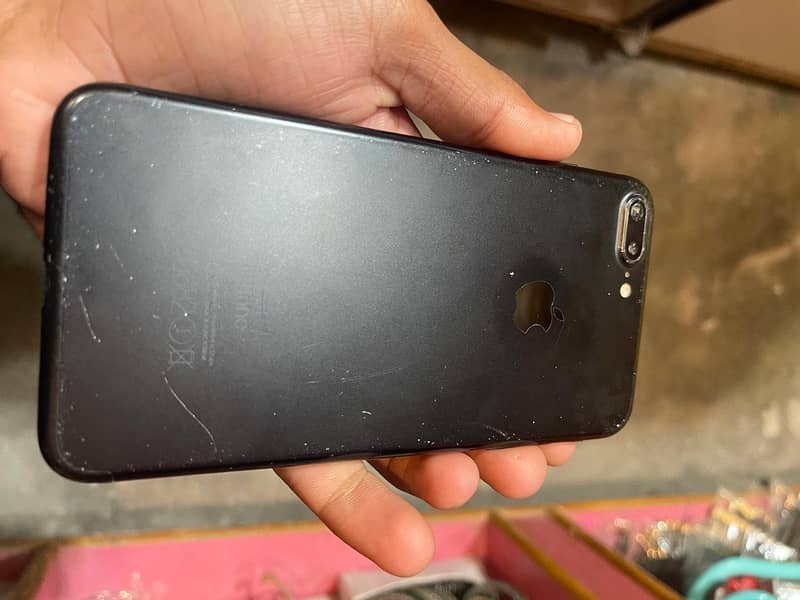Apple iPhone 7 Plus 2