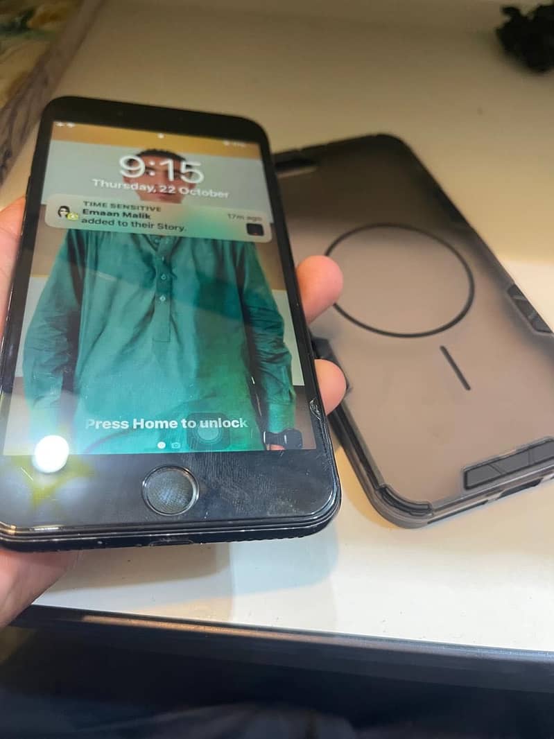 Apple iPhone 7 Plus 6