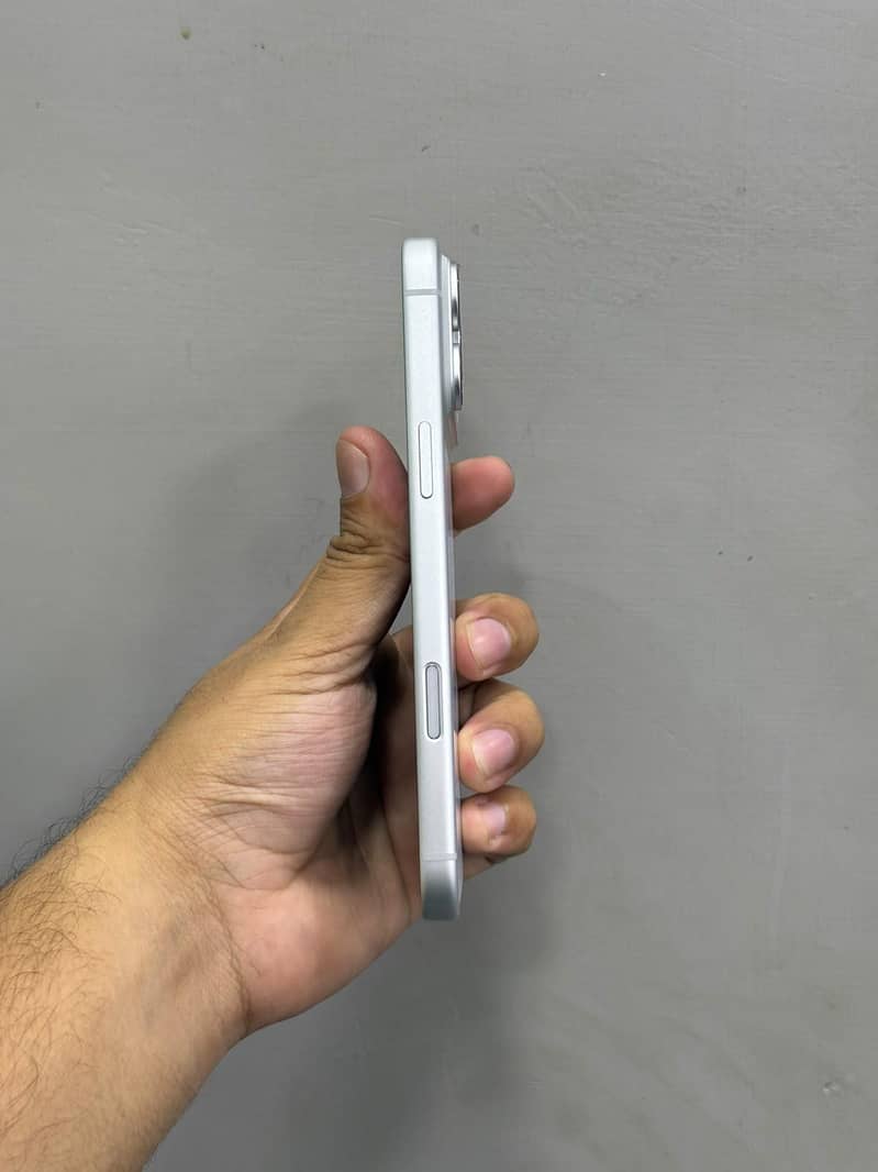 Apple iPhone 17 Pro Max 2