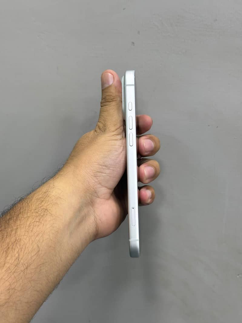 Apple iPhone 17 Pro Max 3