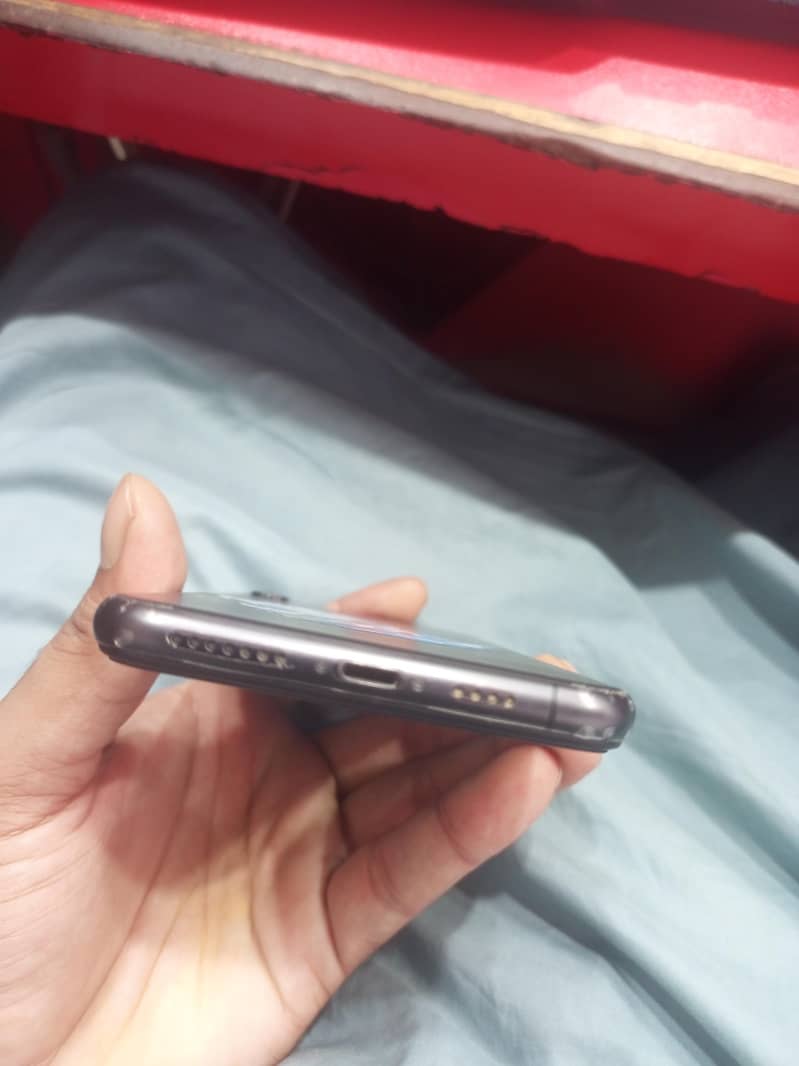 Apple iPhone XS Max 5