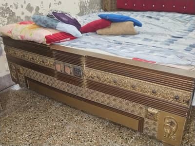 single bed woden for sale good condition urgent sale