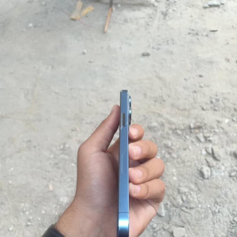 Apple iPhone 13 Pro Max 3