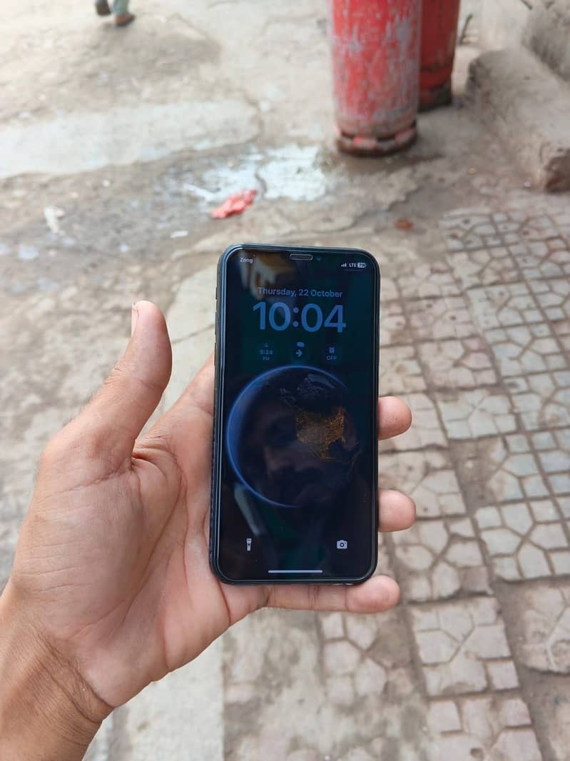 Apple iPhone XS 3