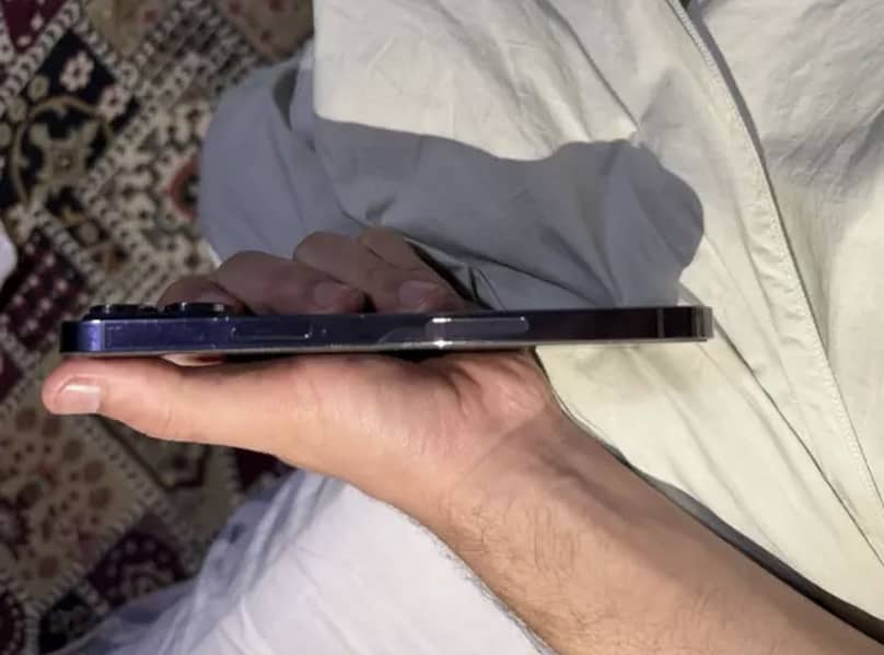 Apple iPhone 14 Pro Max 1