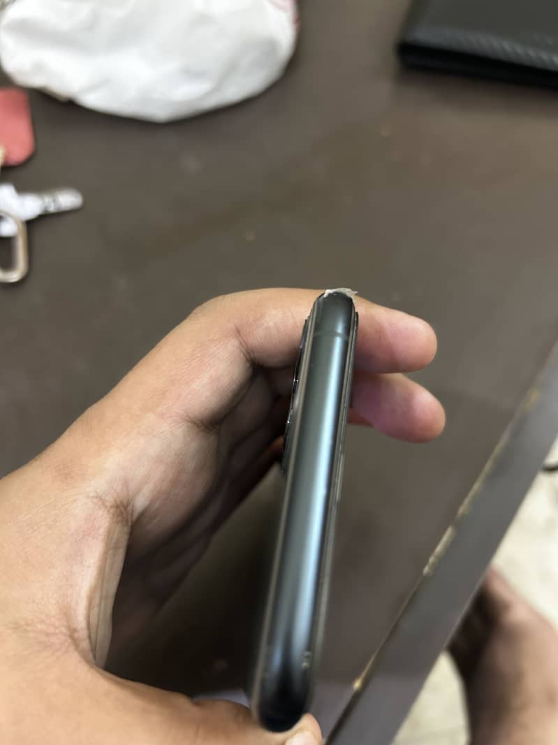 Apple iPhone 11 Pro Max 3