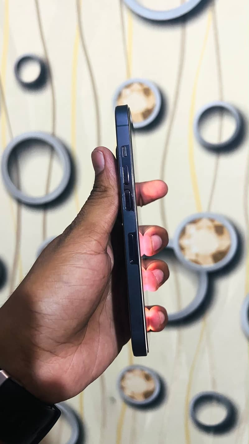 Apple iPhone 14 Pro 2
