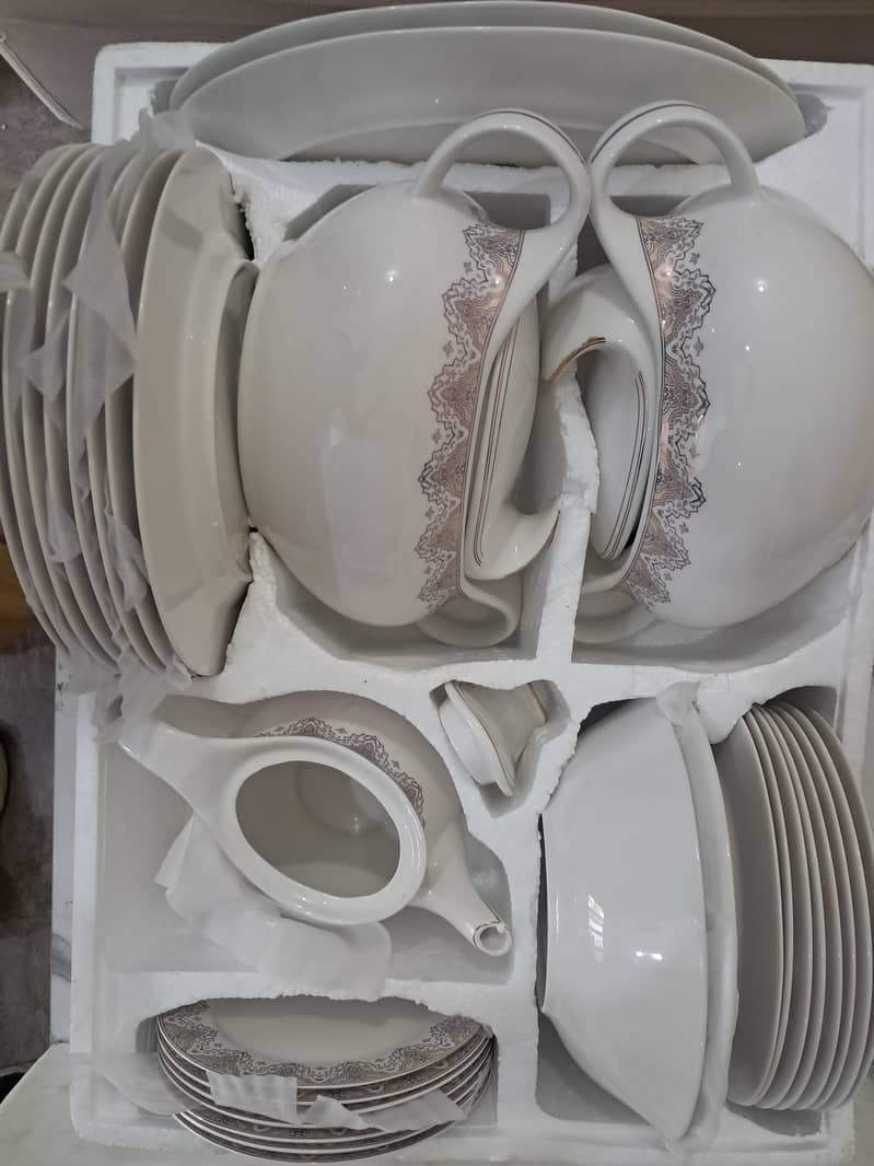 Dinner set 1