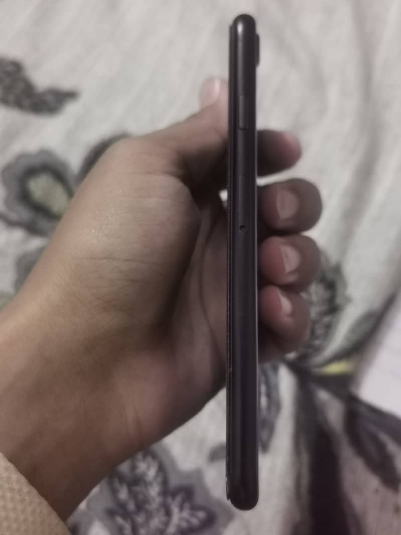 Apple iPhone SE 6
