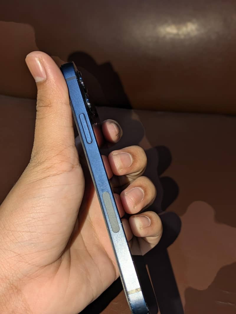 Apple iPhone 12 2