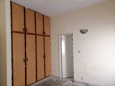 Prime Location 10 Marla House For Sale In The Perfect Location Of Askari 5
