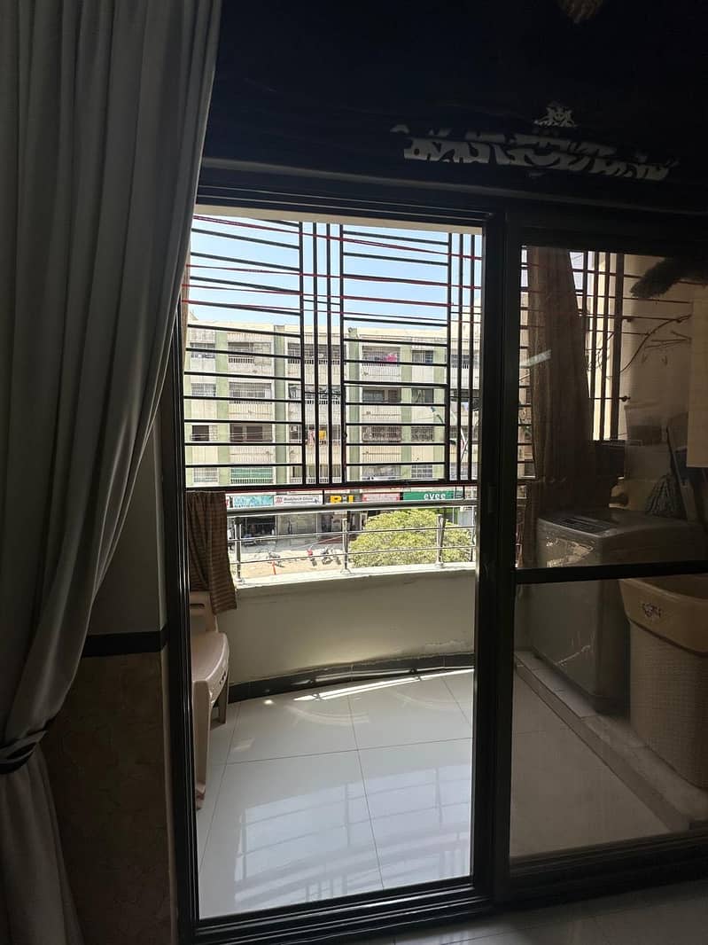 Well Maintained West Open Flat with Completion Certificate 11