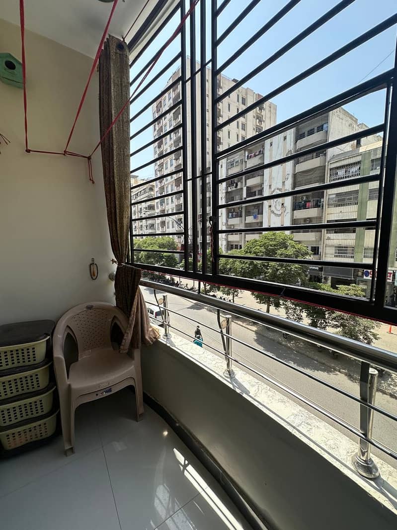 Well Maintained West Open Flat with Completion Certificate 12