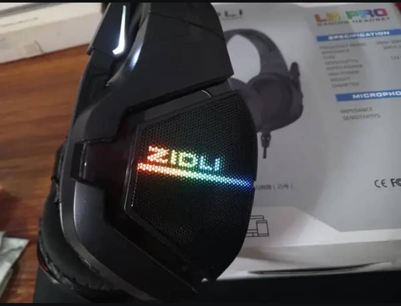 USB single wired headphones 2
