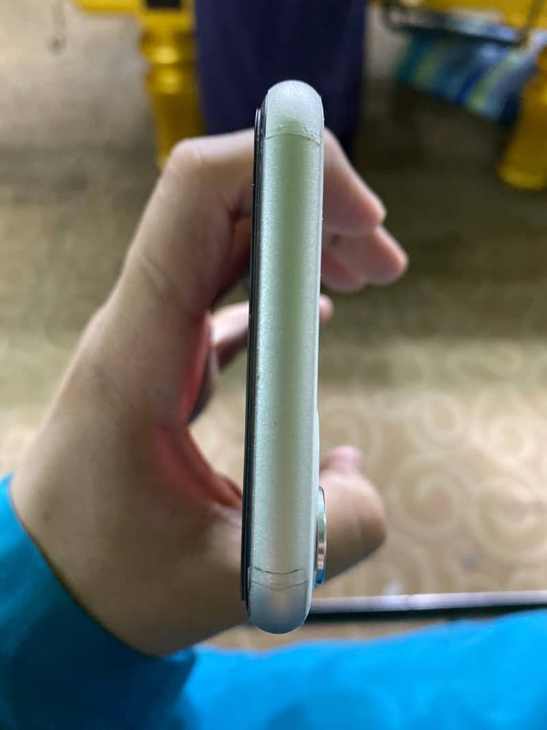 Apple iPhone 11 2