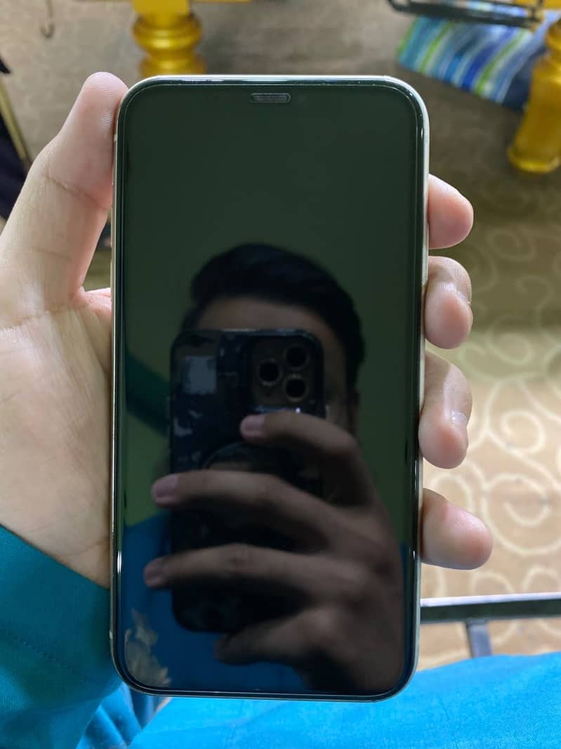 Apple iPhone 11 3