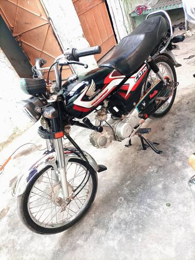 Honda CD 70 2025 model (03231380320)