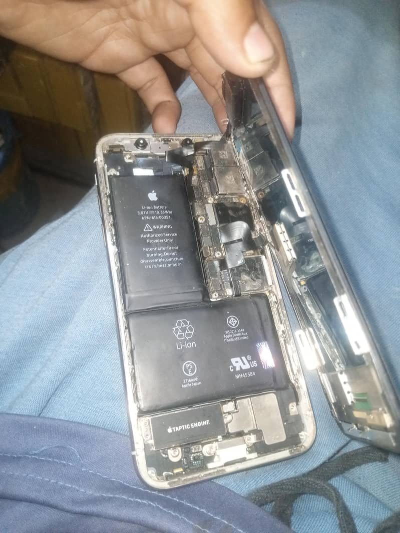 Apple iPhone X 3