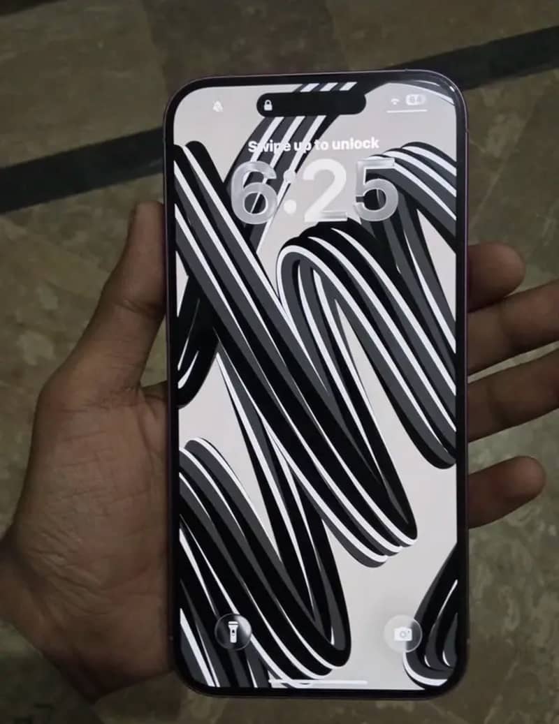 Apple iPhone 16 Plus 4