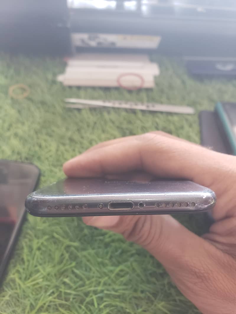 Apple iPhone 7 1