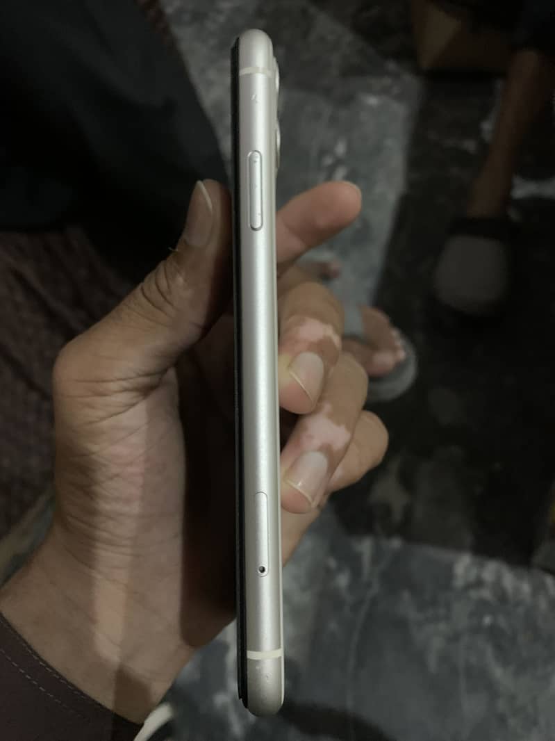 Apple iPhone 11 PTA Proved 3